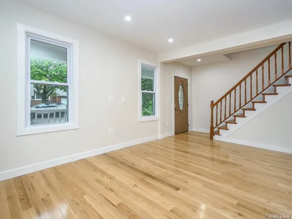 $5,988 | 4 South 8th Street, New Hyde Park, NY 11040