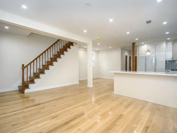 $5,988 | 4 South 8th Street, New Hyde Park, NY 11040