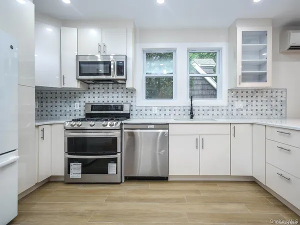 $5,988 | 4 South 8th Street, New Hyde Park, NY 11040