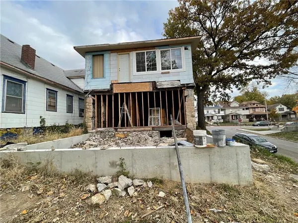 $109,500 | 2746 Brooklyn Avenue, Kansas City, MO 64109