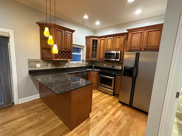 $2,730 | 6229 North Richmond Street, Unit 1N, Chicago, IL 60659
