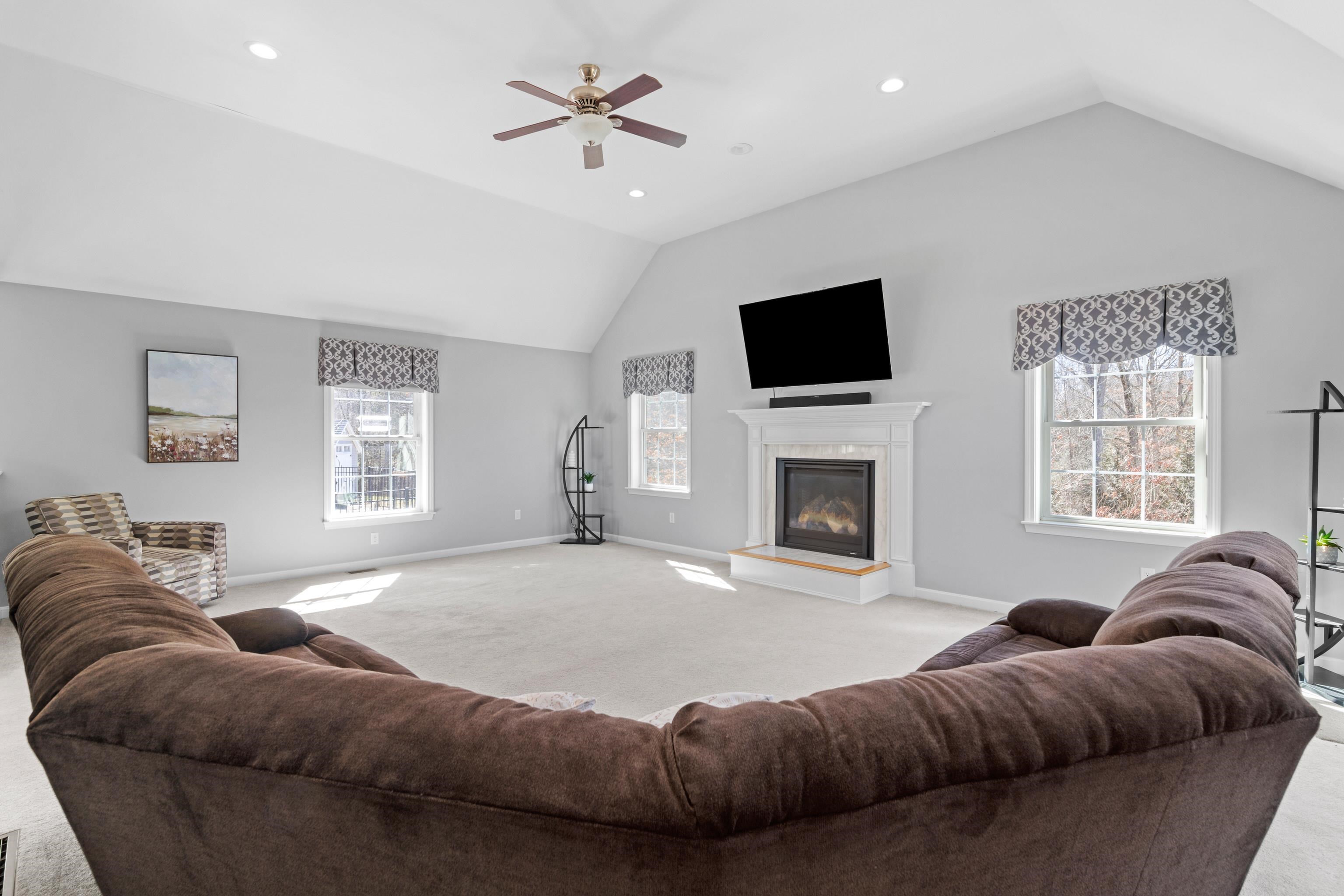 257 Steam Mill Road Auburn, NH 03032 - Photo 9 of 40 Gallery Image 9