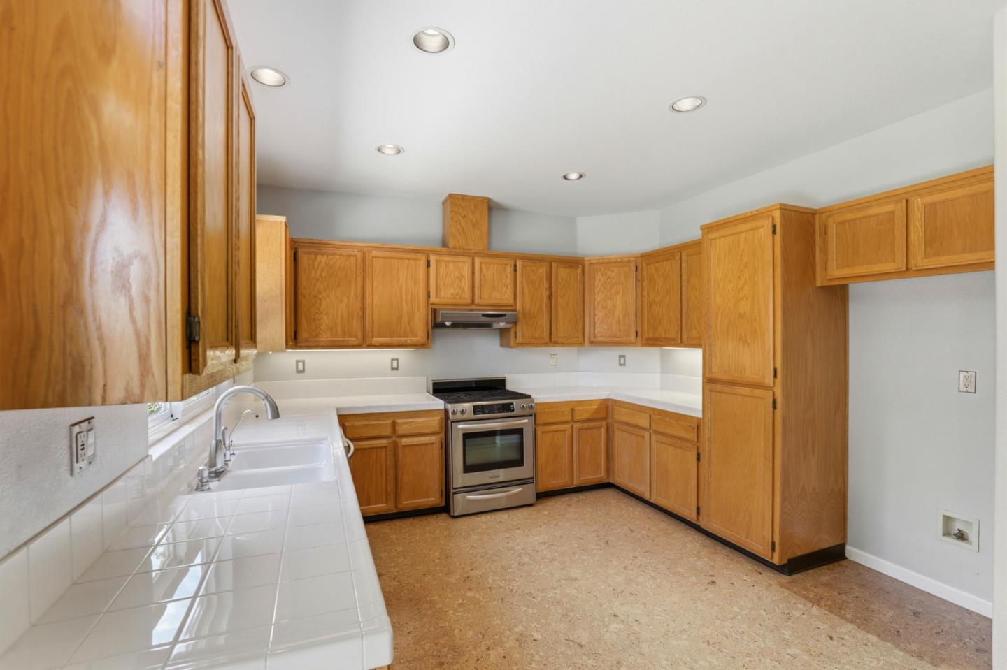 2661 Valley View Road Hollister, CA 95023 - Photo 13 of 43 Gallery Image 13