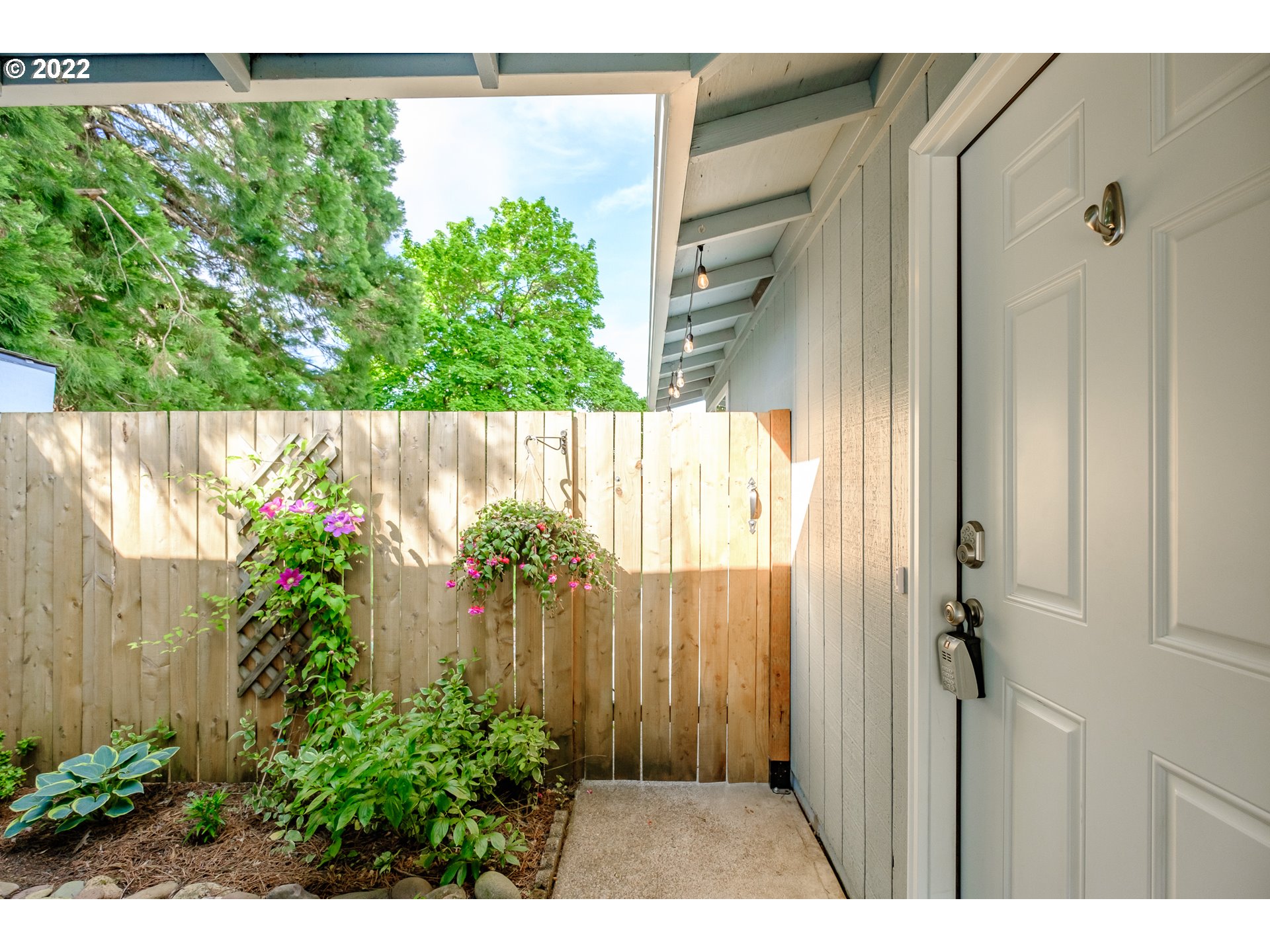 5253 F Street Springfield, OR 97478 - Photo 3 of 32