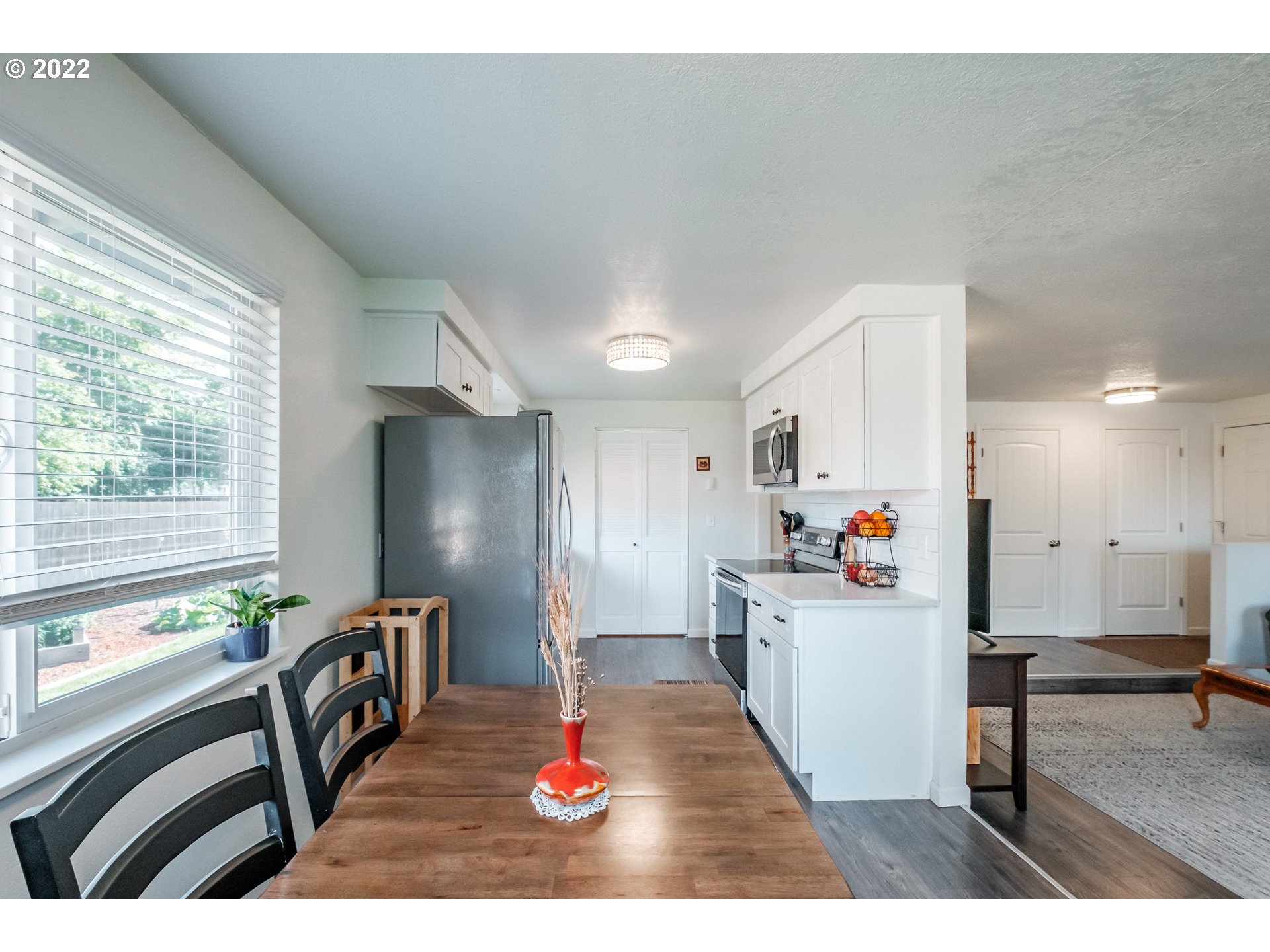 5253 F Street Springfield, OR 97478 - Photo 9 of 32