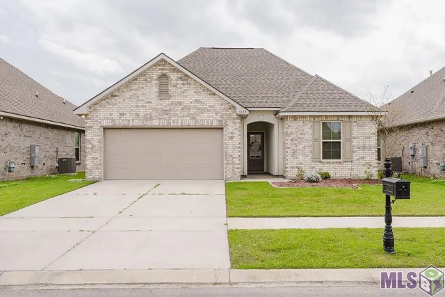 $255,000 | 1875 Pineglen Drive, St. Gabriel, LA 70776