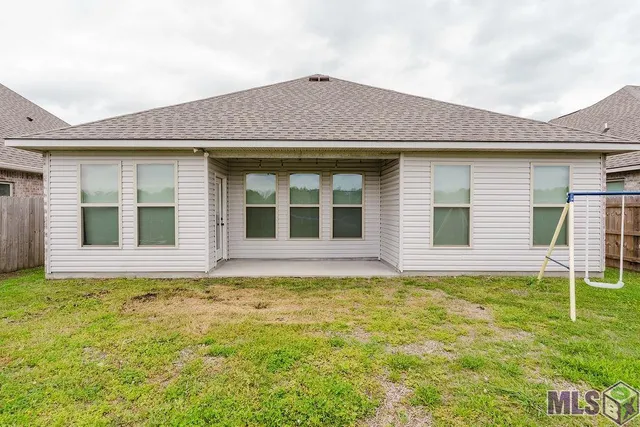 $255,000 | 1875 Pineglen Drive, St. Gabriel, LA 70776