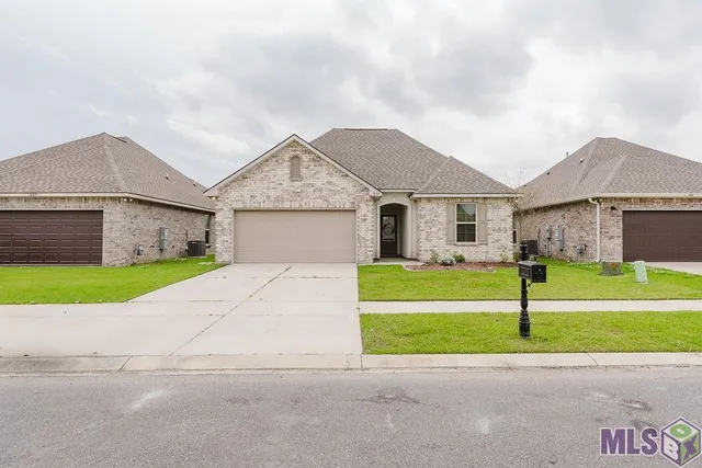 $255,000 | 1875 Pineglen Drive, St. Gabriel, LA 70776