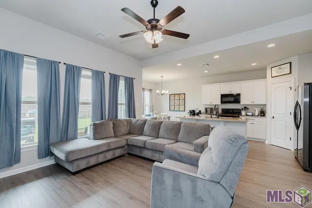 $255,000 | 1875 Pineglen Drive, St. Gabriel, LA 70776