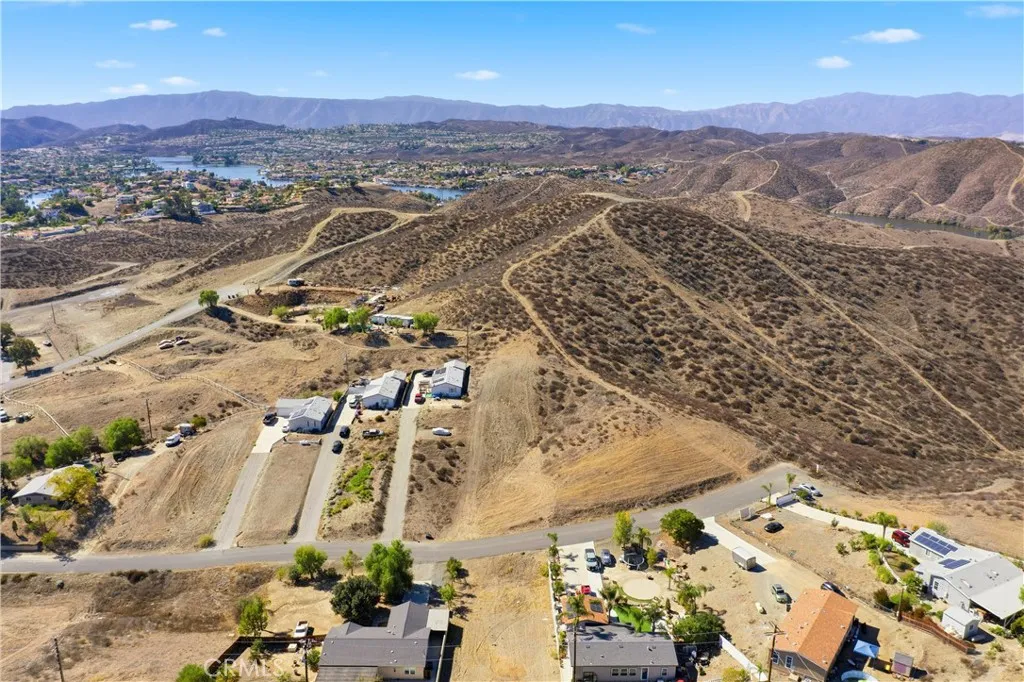 277 Texas Menifee, CA 92587 - Photo 19 of 24 an aerial view of residential houses with outdoor space