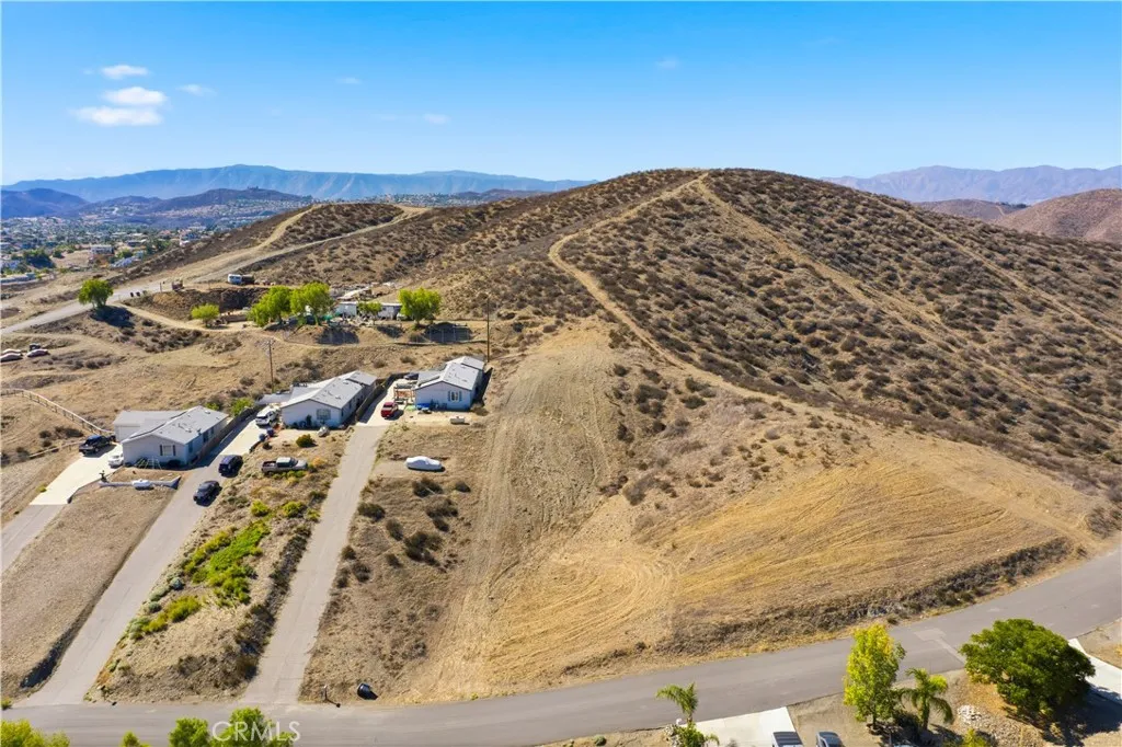 277 Texas Menifee, CA 92587 - Photo 5 of 24 a view of a sky from a mountain