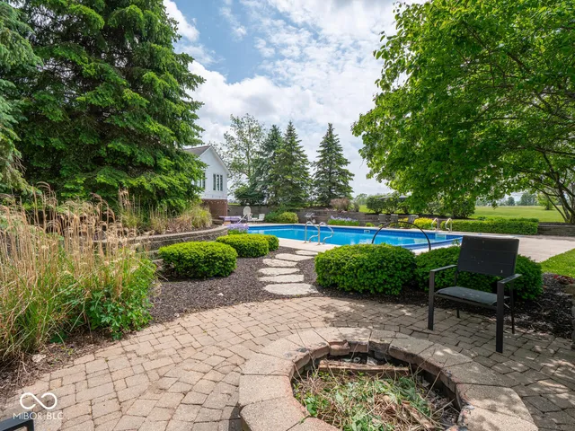 $1,349,977 | 5784 North 600 East, Greenfield, IN 46140