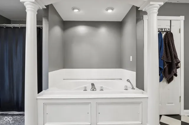 $1,349,977 | 5784 North 600 East, Greenfield, IN 46140