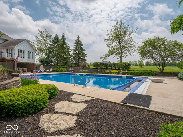 $1,349,977 | 5784 North 600 East, Greenfield, IN 46140