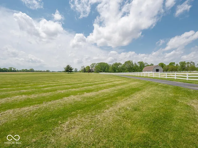 $1,349,977 | 5784 North 600 East, Greenfield, IN 46140