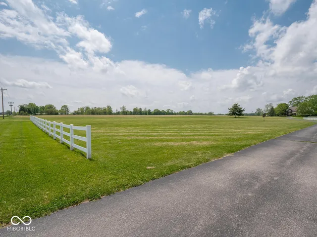 $1,349,977 | 5784 North 600 East, Greenfield, IN 46140