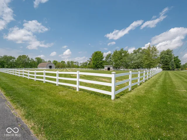 $1,349,977 | 5784 North 600 East, Greenfield, IN 46140