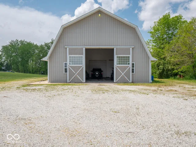 $1,349,977 | 5784 North 600 East, Greenfield, IN 46140