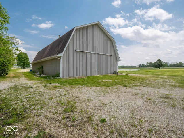 $1,349,977 | 5784 North 600 East, Greenfield, IN 46140