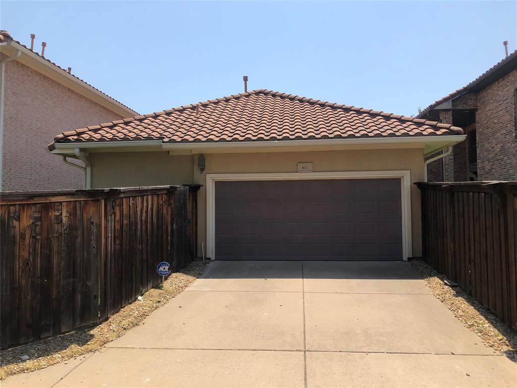 817 La Cima Irving, TX 75039 - Photo 24 of 40 EV charger included