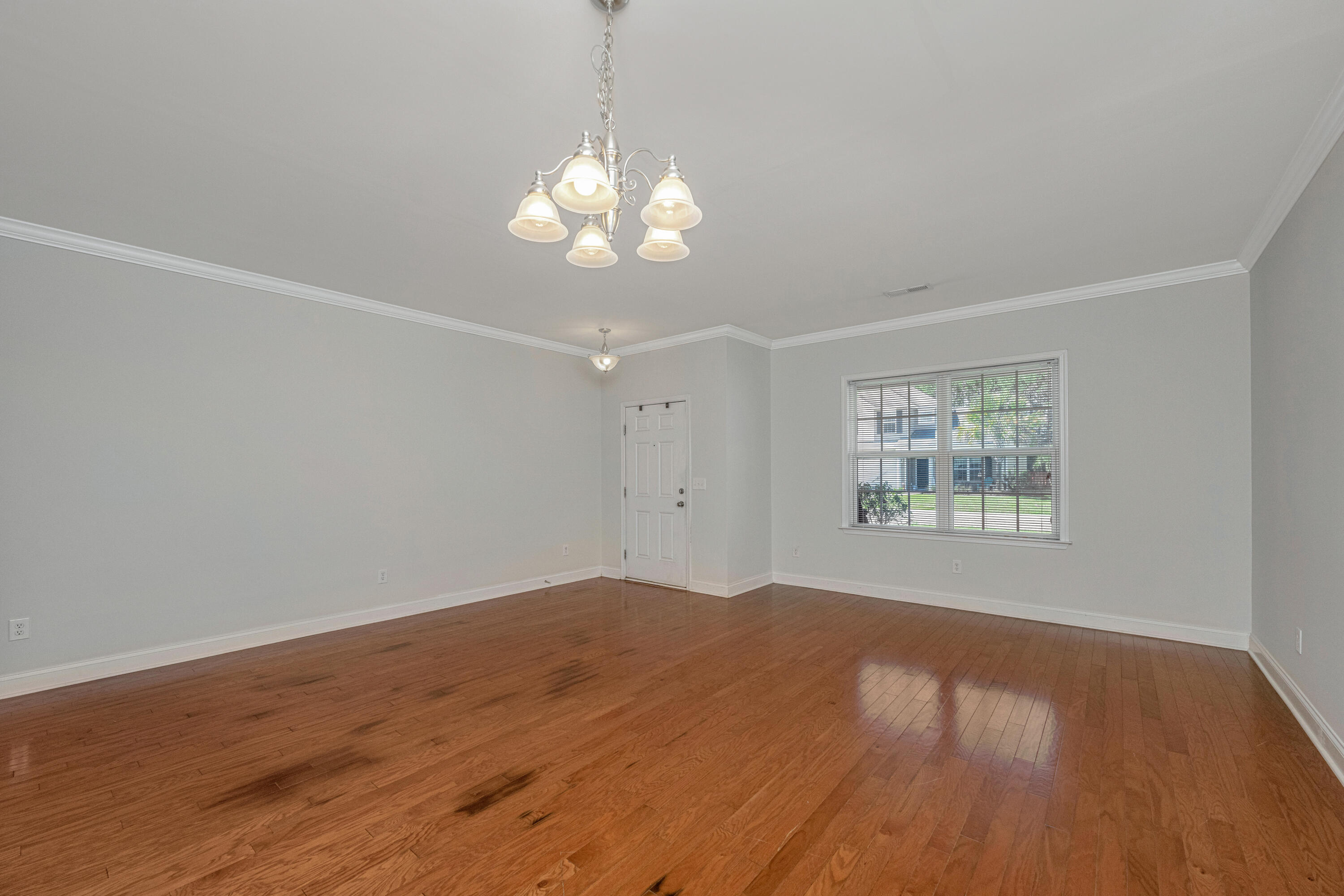 214 Decatur Drive Summerville, SC 29486 - Photo 5 of 38 214DecaturDr08