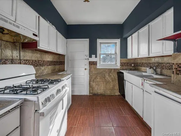 $649,000 | 91 Elzey Avenue, Elmont, NY 11003