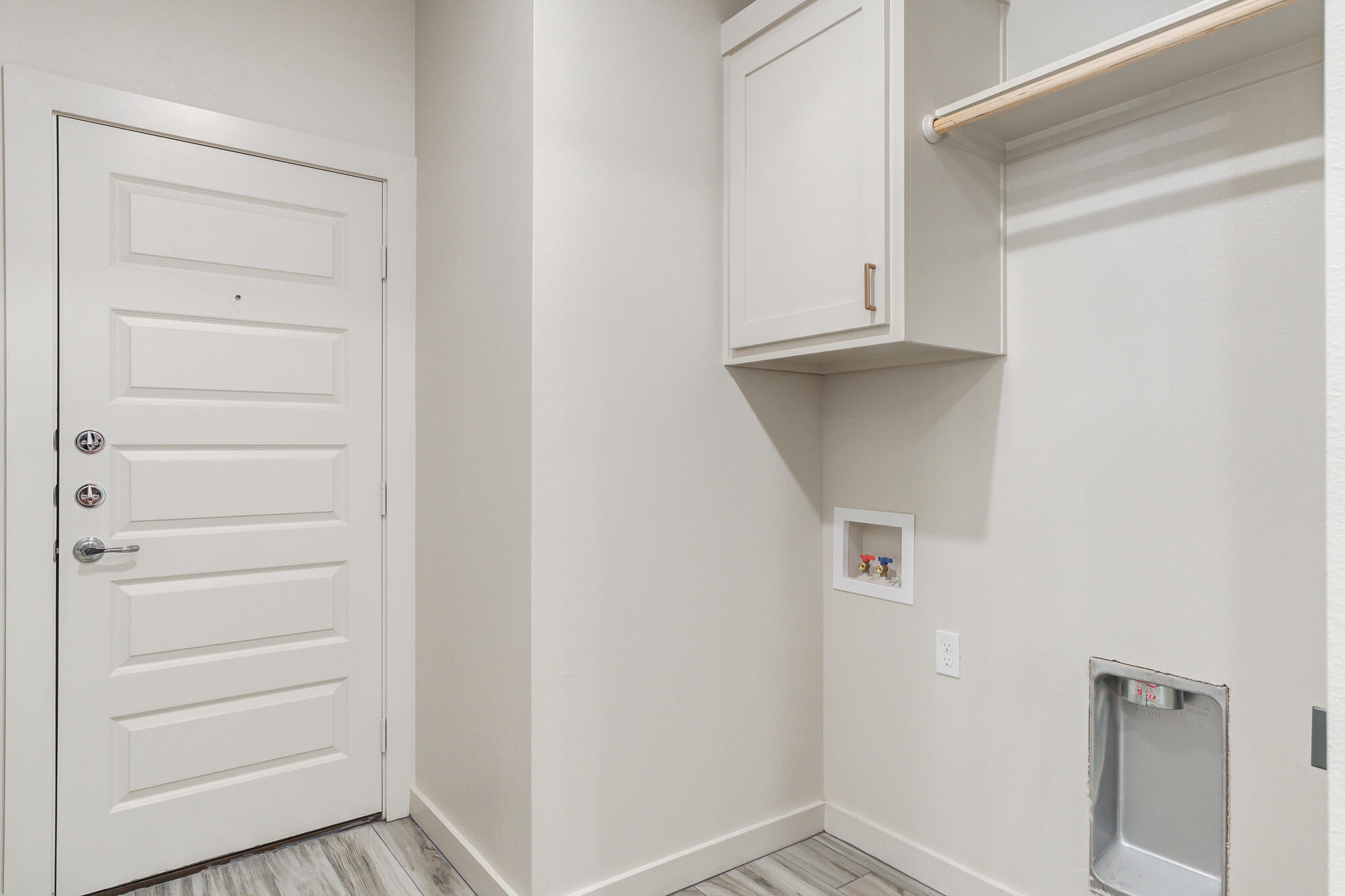 7046 41st Street Lubbock, TX 79407 - Photo 13 of 28 a view of an empty walk in closet