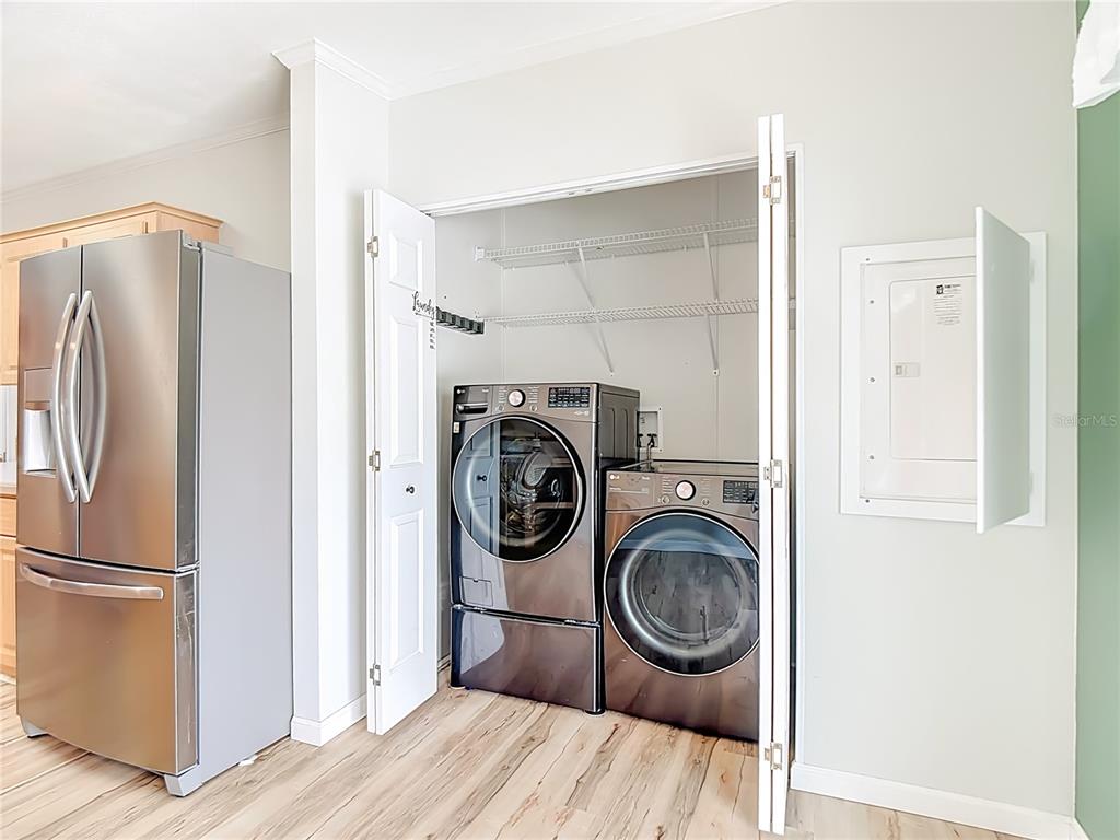 452 Par Drive Frostproof, FL 33843 - Photo 34 of 41 a view of a kitchen with washer and dryer