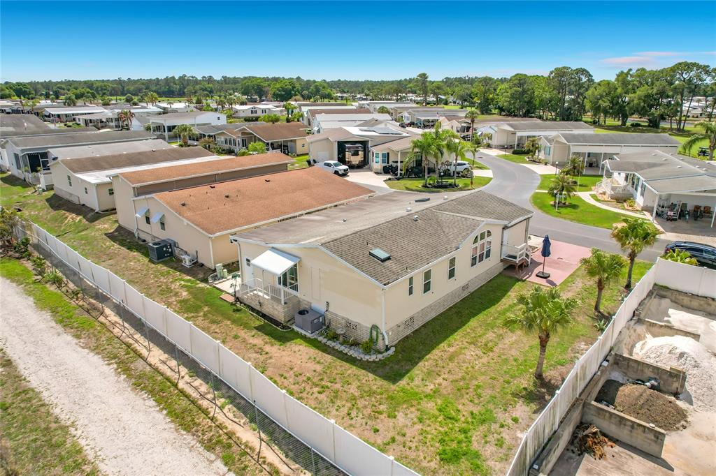 452 Par Drive Frostproof, FL 33843 - Photo 40 of 41 an aerial view of a house with a garden