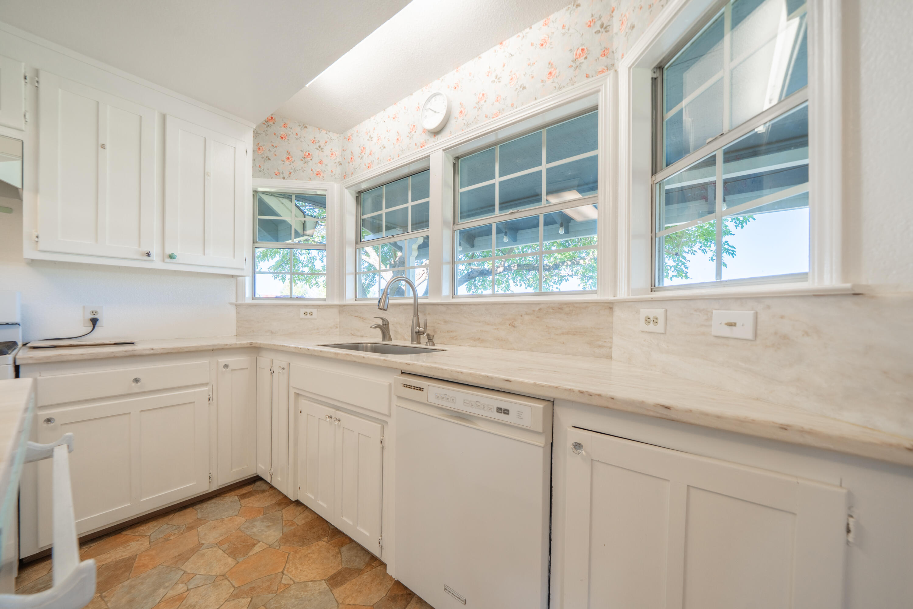21780 Lone Tree Road Anderson, CA 96007 - Photo 5 of 84 21780 Lone Tree Rd-25