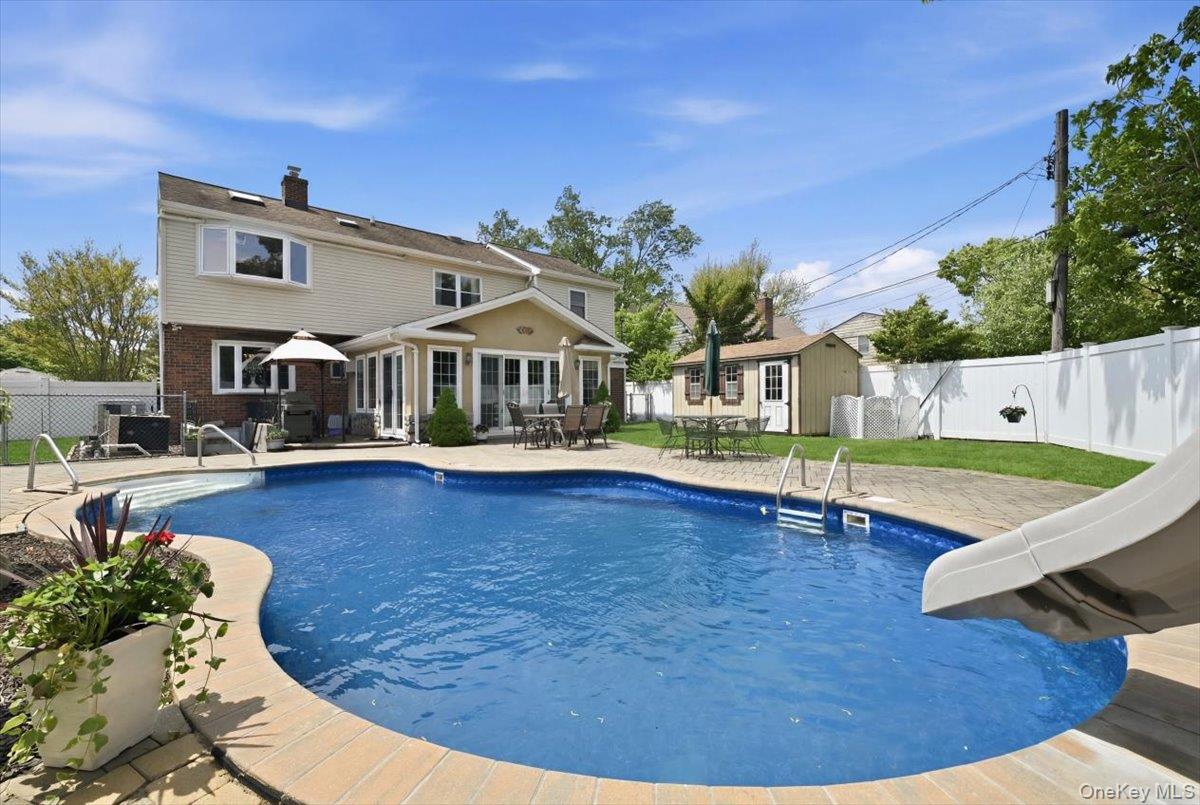 19 Berkshire Road Bethpage, NY 11714 - Photo 40 of 42