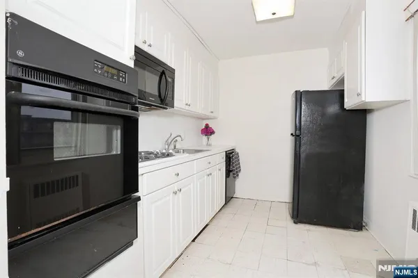 $115,000 | 280 Prospect, Unit 6J, Hackensack, NJ 07601