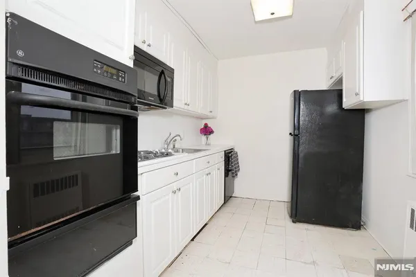 $115,000 | 280 Prospect, Unit 6J, Hackensack, NJ 07601