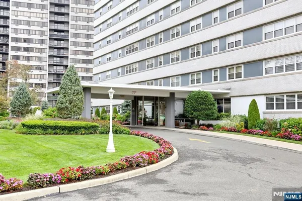 $115,000 | 280 Prospect, Unit 6J, Hackensack, NJ 07601