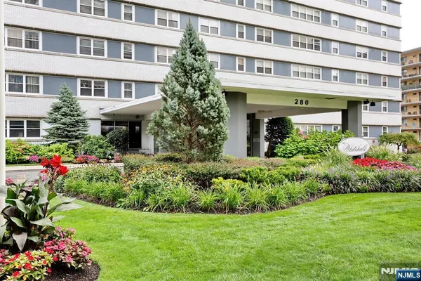 $115,000 | 280 Prospect, Unit 6J, Hackensack, NJ 07601