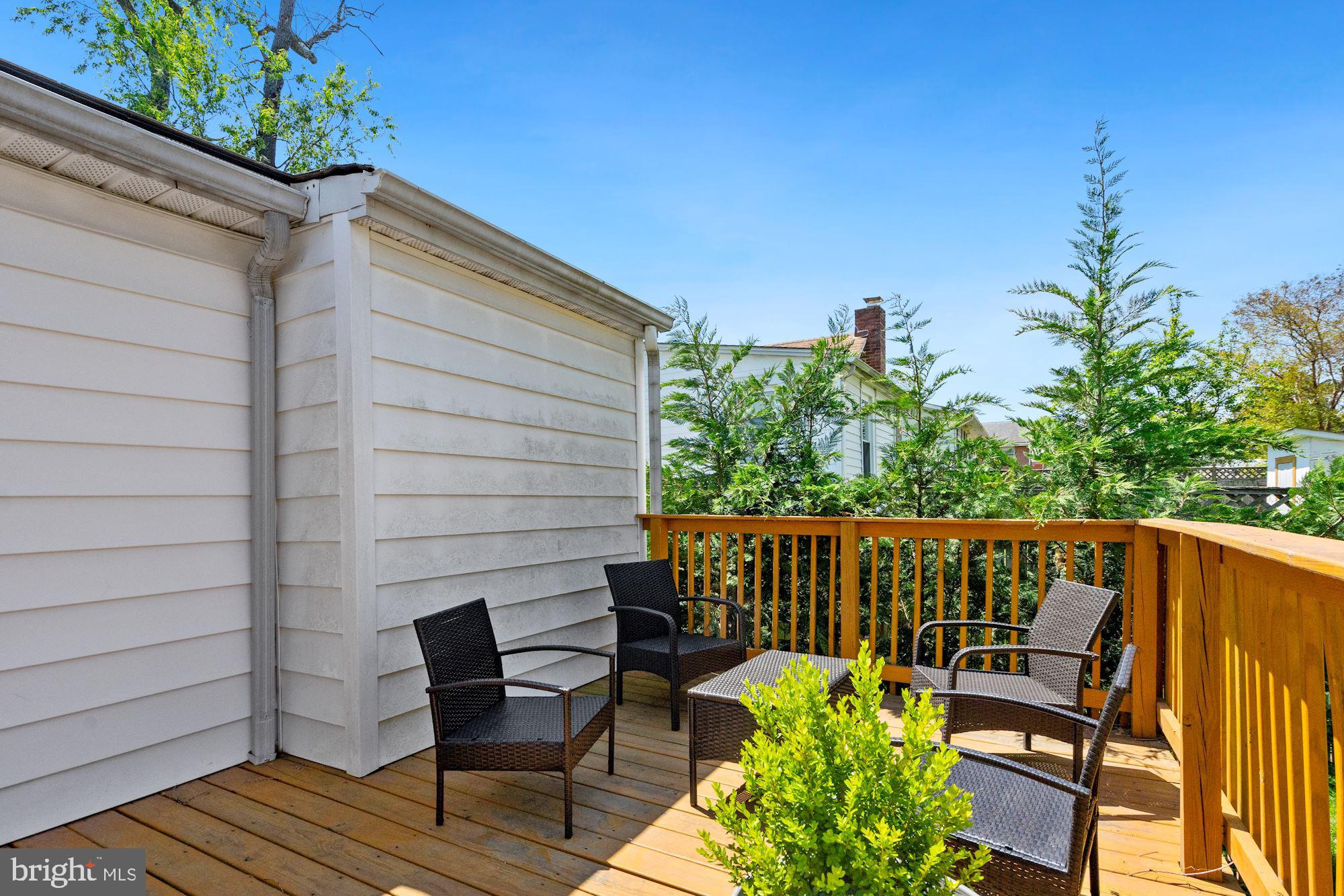 2705 1st Road South Arlington, VA 22204 - Photo 21 of 26 Perfect for your morning cup of coffee!