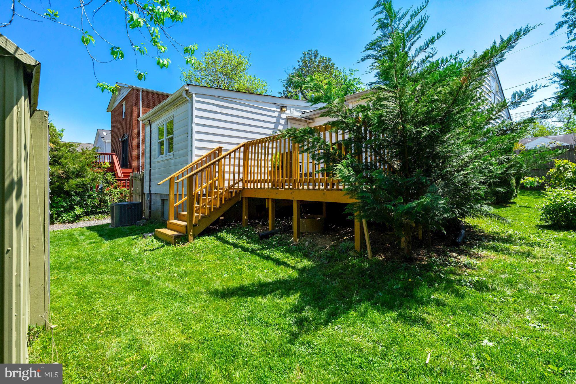 2705 1st Road South Arlington, VA 22204 - Photo 23 of 26 Space for pets or play