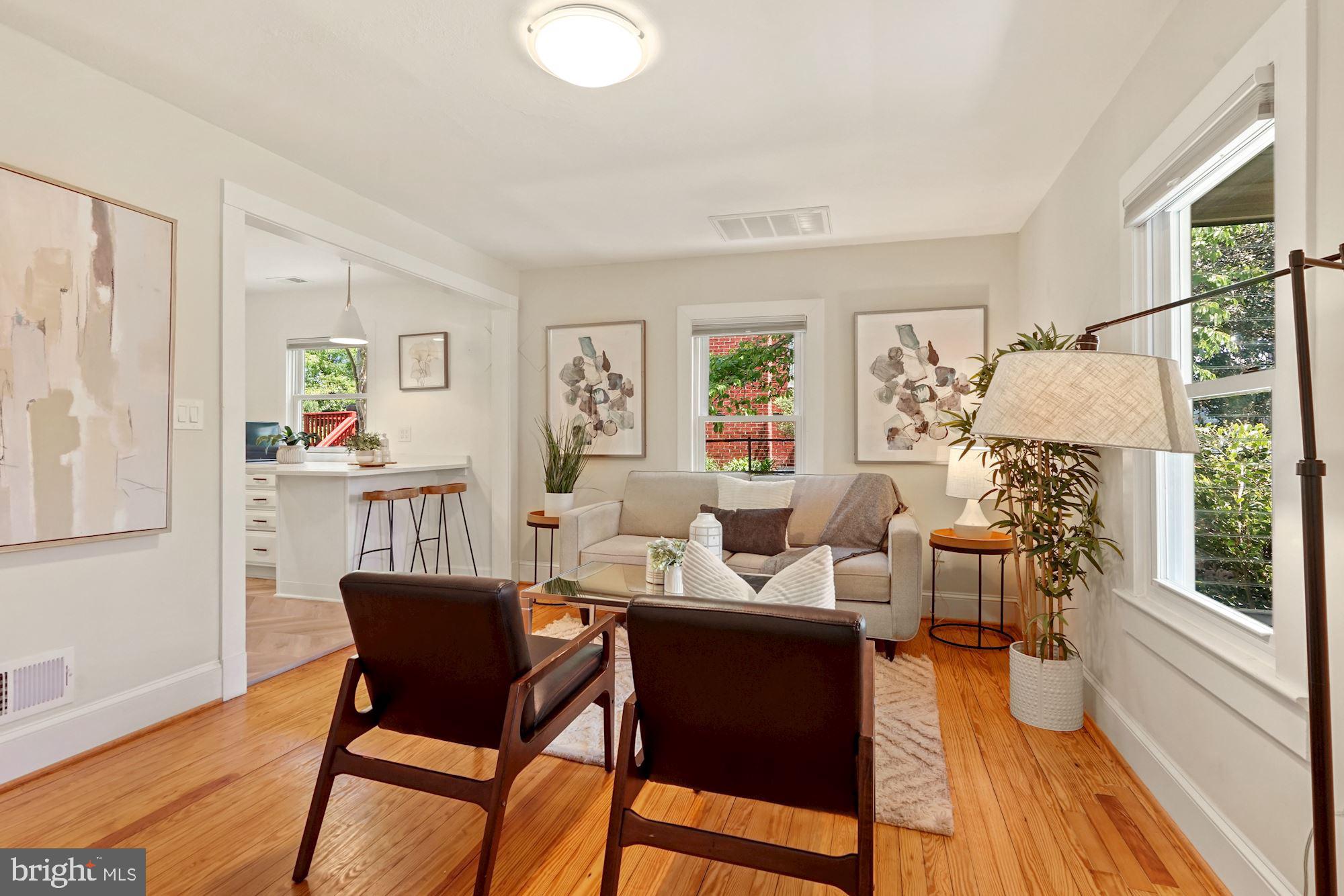 2705 1st Road South Arlington, VA 22204 - Photo 4 of 26 Natural light galore!