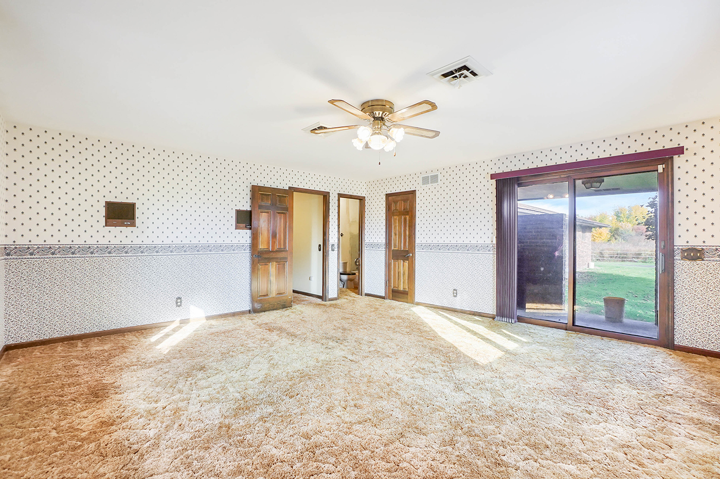 1850 Little Rock Road Plano, IL 60545 - Photo 14 of 30 a view of an empty room with a window