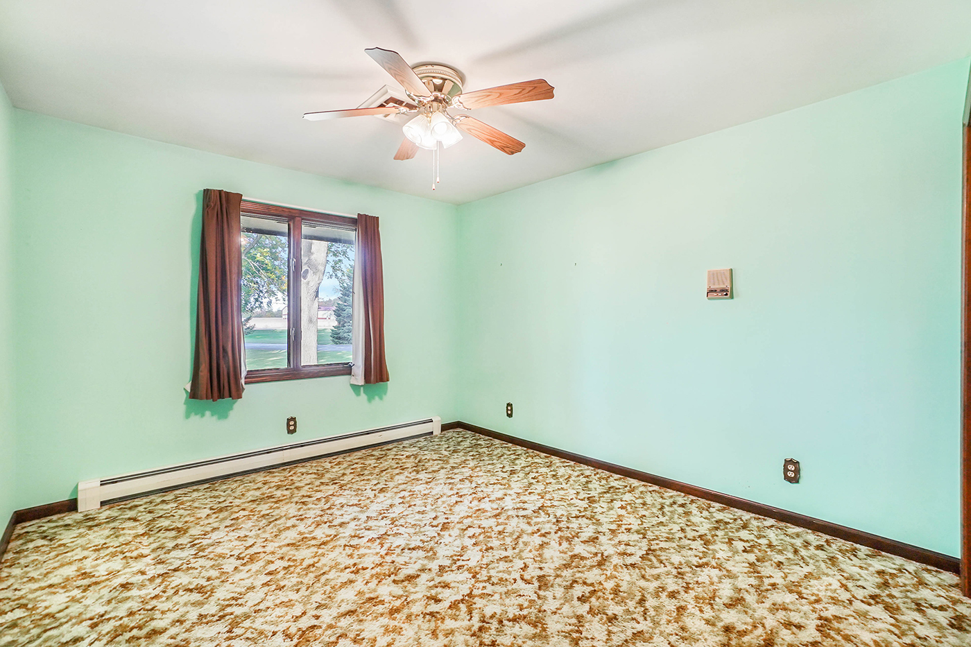 1850 Little Rock Road Plano, IL 60545 - Photo 16 of 30 an empty room with a window