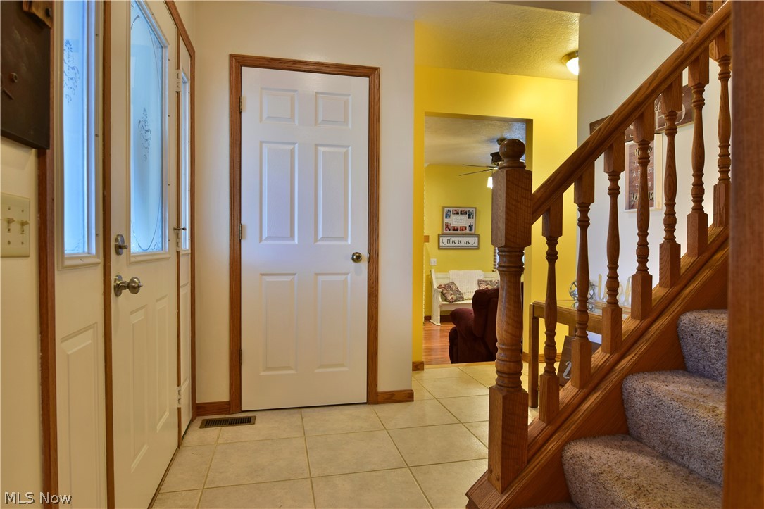 8817 Howland Springs Road Southeast Warren, OH 44484 - Photo 4 of 35 Gallery Image 4