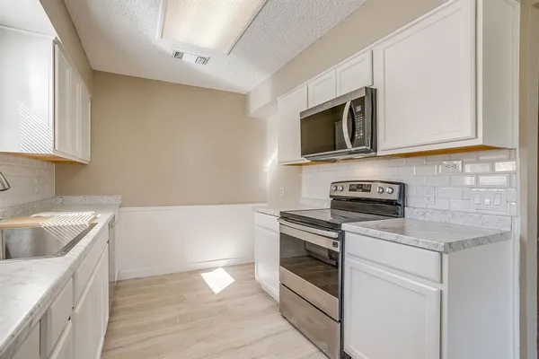 $285,000 | 1812 Briar Run, Benbrook, TX 76126