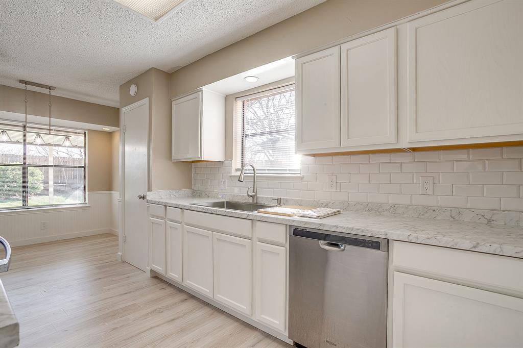 1812 Briar Run Benbrook, TX 76126 - Photo 14 of 30