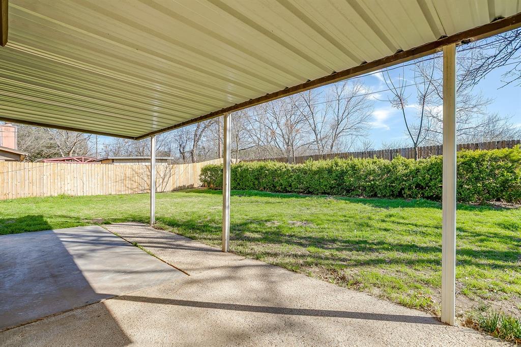 1812 Briar Run Benbrook, TX 76126 - Photo 24 of 30