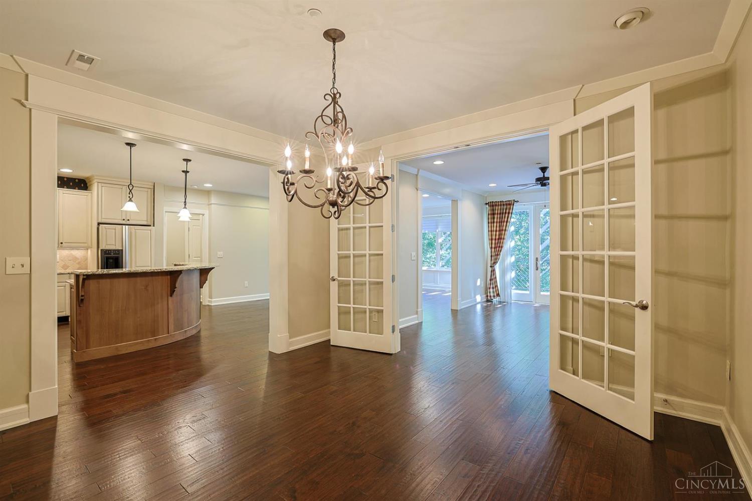 3942 Miami Road, Unit 203 Cincinnati, OH 45227 - Photo 13 of 39 Gallery Image 13
