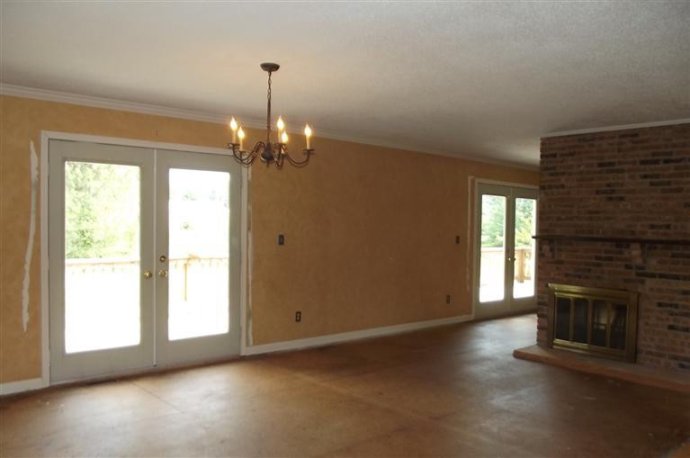 7915 Warner Road Saline, MI 48176 - Photo 3 of 21 Dining room