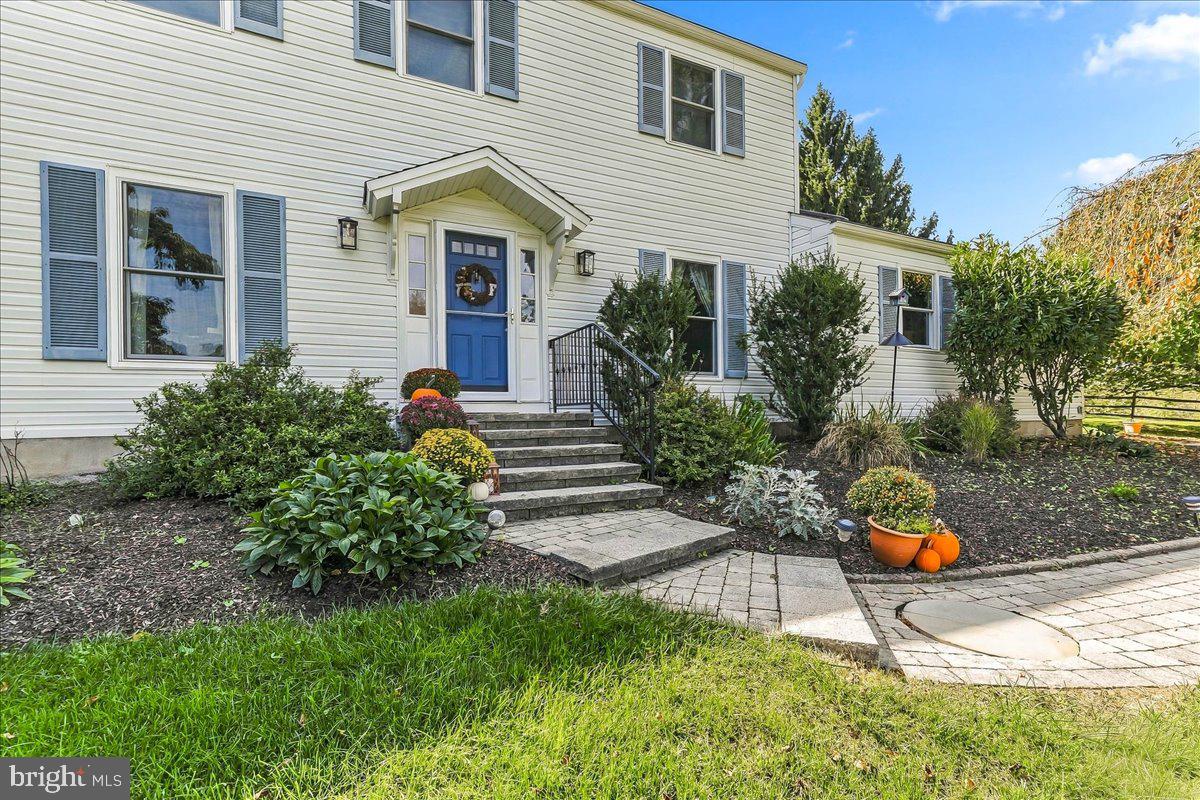 980 Wind Song Road West Chester, PA 19382 - Photo 3 of 14 4 Bedroom - 2 1/2 Bath Home in a cul-de-sac.
