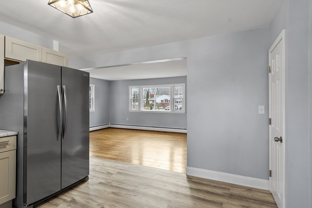 124 Chadwick Street North Andover, MA 01845 - Photo 10 of 34