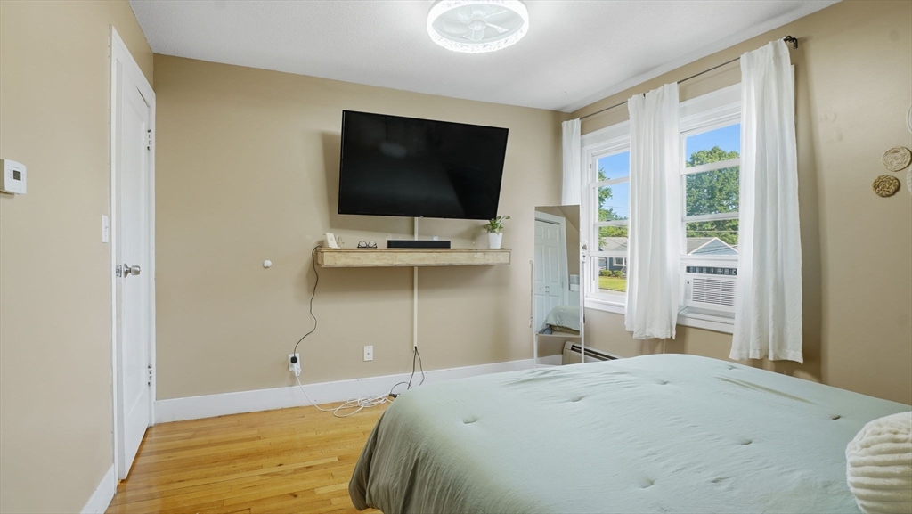 87 Lakevilla Avenue Springfield, MA 01109 - Photo 29 of 39