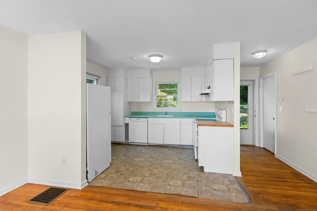 $1,999,500 | 301 Osbrook Point, Stonington, CT 06379